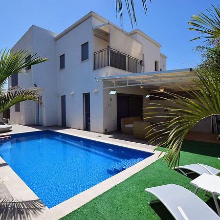 אמה וילה ריזורט Villa Hadera Exterior photo